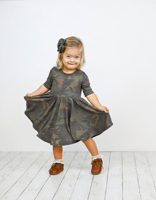 MID SLEEVE TWIRL DRESS - Weathered Camo